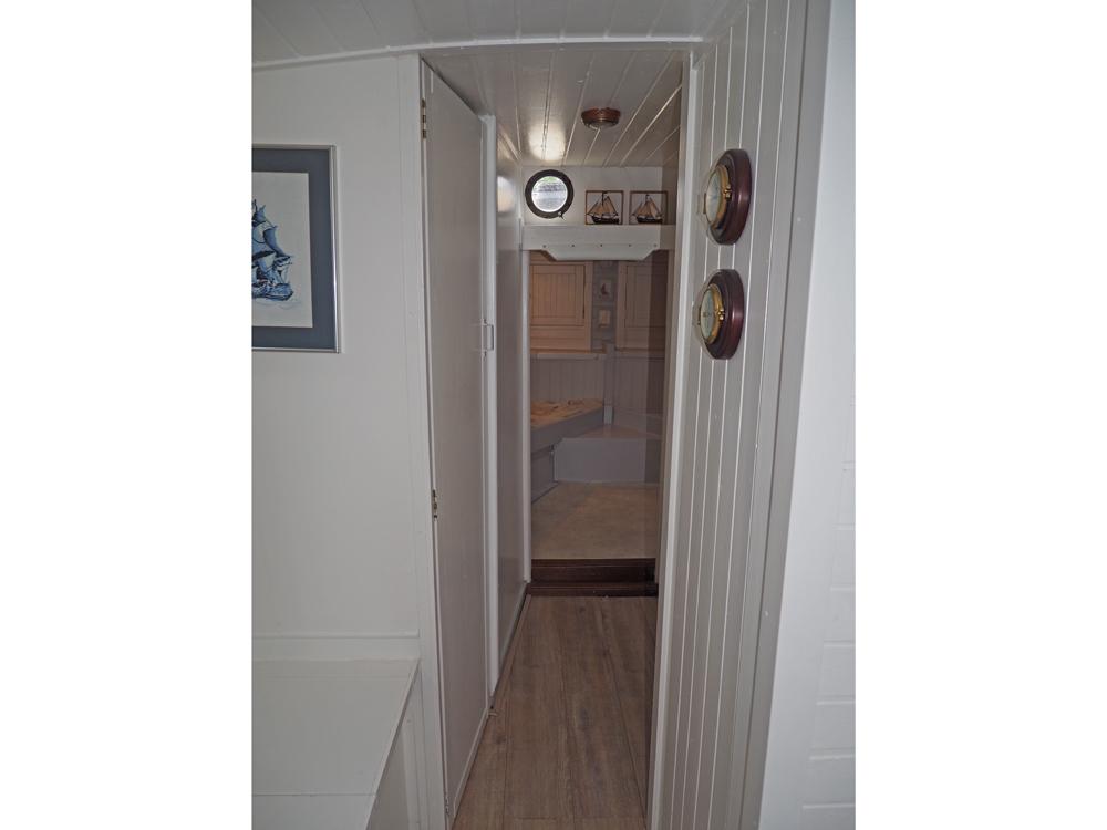 Fore ship, Accommodation